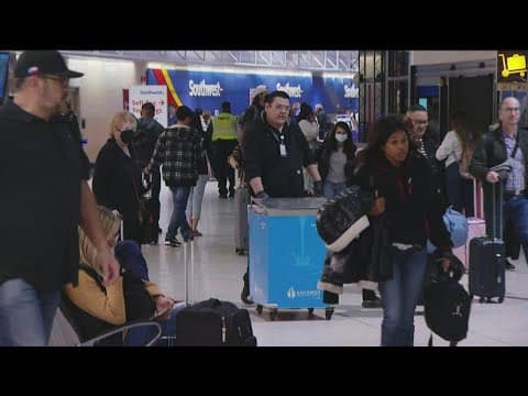 Thanksgiving travelers warn of traffic, waits while traveling to San Diego International Airport