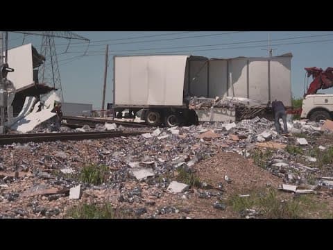 Train slams into 18-wheeler hauling beer in North Texas