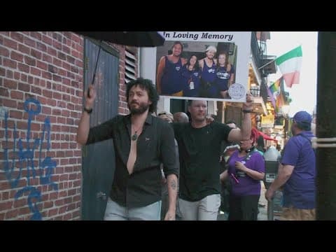 Bar crawl honors slain tour guide