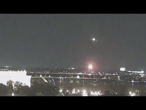 American Airlines plane collides midair with military helicopter, rescue efforts underway