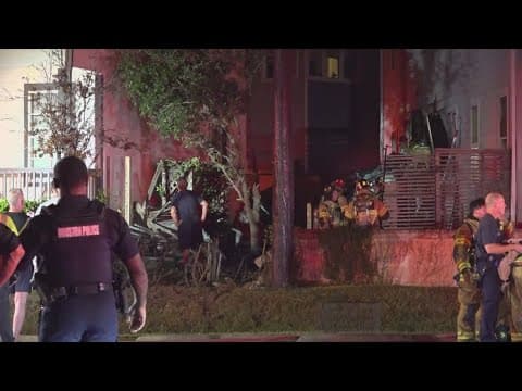 Driver dies after crashing car into home in northwest Houston, police say