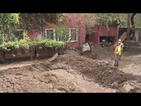 California mudslide clean-up efforts begin