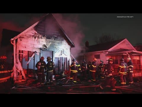 High winds cause roof collapse in vacant house fire