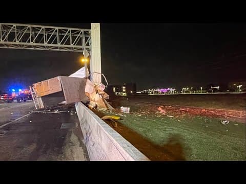 Raw video | Lost load of watermelons causes traffic headache on Southwest Freeway