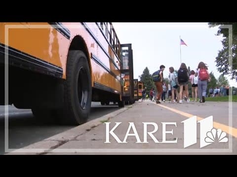 Psychologists weigh in on how to help kids with back-to-school anxiety