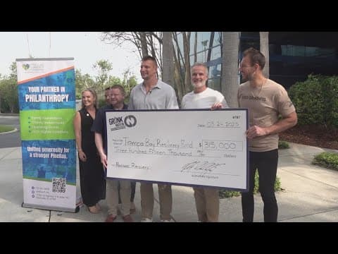 Former Buc Rob Gronkowski donates $315,000 to aid hurricane relief