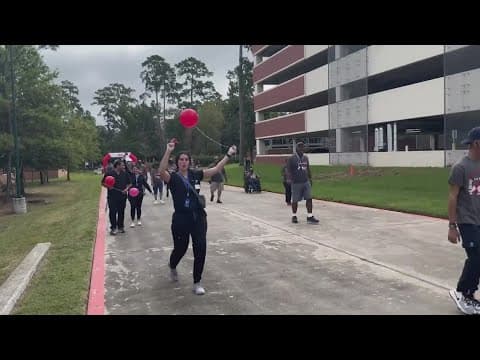 Around 200 people gather to walk, raise awareness for ALS in The Woodlands