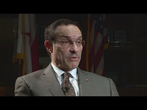 DC Councilmember Vincent Gray halts voting citing health concerns