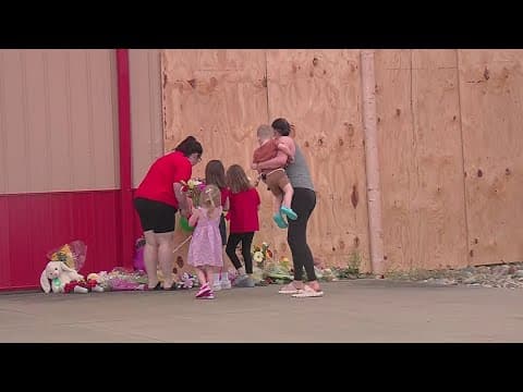 Illinois community rallies after crash that killed four