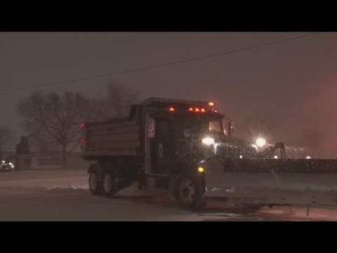 Snow plows out, heavy blizzard conditions continue