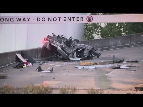 Violent, high-speed crash near Galleria leaves two men dead, Houston police say