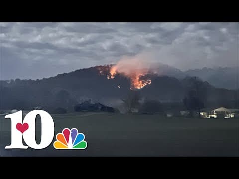 Crew work to contain wildfire in Roane County