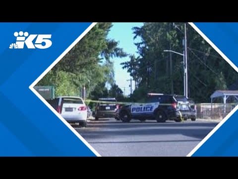 Suspect at large after stealing car with child inside