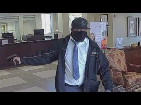 Police search for man who robbed a Slidell bank at gunpoint