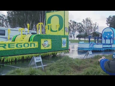 Oregon faces North Carolina in the 43rd Holiday Bowl at Petco Park
