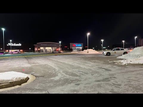 IMPD: Robbery suspect critically injured in shooting in Trader’s Point shopping center parking lot