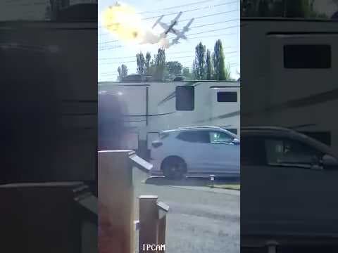 Video shows fatal plane crash in Oregon neighborhood