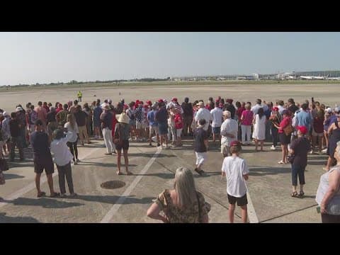 Crowds gather ahead of former President Trump's arrival in Metairie