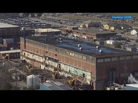 Demolition begins on Alpha-2 facility building at Y-12