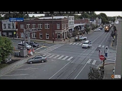 People help save family in SUV nearly hit by train