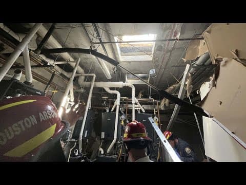 6 people hurt in explosion at downtown Houston high-rise, fire officials say
