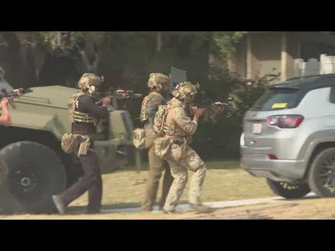SWAT responds to Venice home after shooting