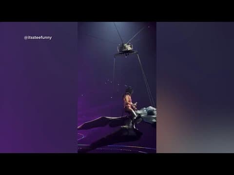 Katy Perry has scare while riding prop at San Francisco concert