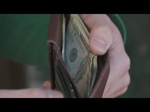 Christmas Miracle | Man loses wallet at Lafreniere Park, good Samaritan hand delivers it