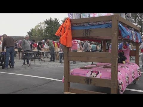 Farragut community builds beds for children in need