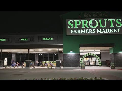 Sprouts grocery store opens in Dallas' Oak Cliff neighborhood