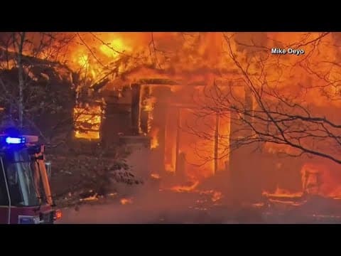 Plane crashes into house, killing US Bank vice chair in Minnesota