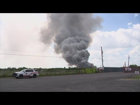 HCFMO: Fire burns at recycling facility in northeast Harris County