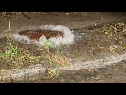 Gushing manhole on Hollygrove Street frustrates neighbors in New Orleans