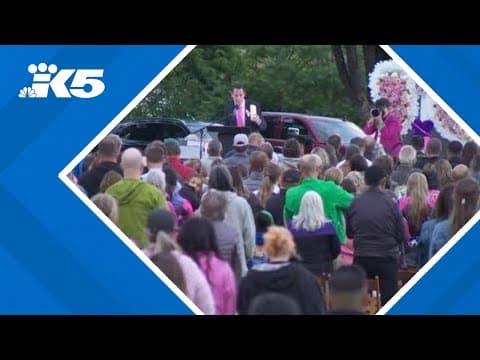 Wenatchee community honors Decker sisters at memorial