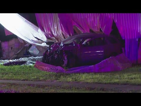 Driver crashes into building at end of chase in South Houston