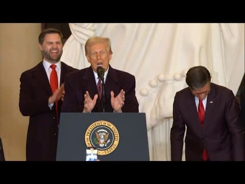 Donald Trump makes joke about politicians when talking to crowd in Emancipation Hall