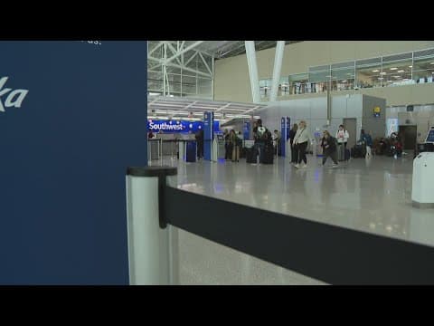 Holiday rush at Indianapolis International Airport