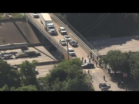 Raw video: Traffic backing up on East Loop as protesters block entrance to the Port of Houston