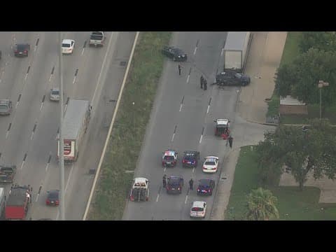 Breaking: HPD officer hurt in crash on Highway 290 feeder in Houston