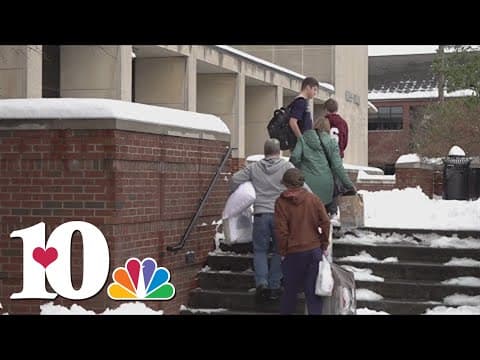 UTK students move back into dorms on snowy campus