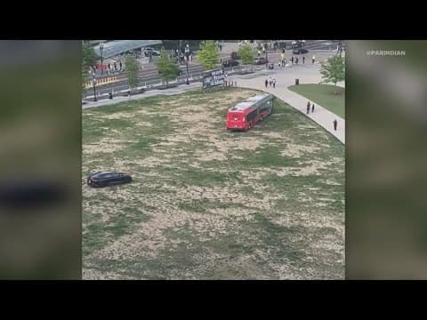 Metrobus caught cutting across the grass in Navy Yard