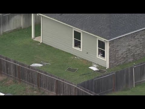 3 kids, 1 adult injured in Fulshear house fire