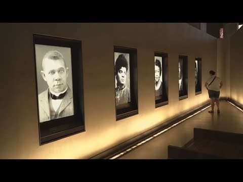 Trump ramps up attacks on Smithsonian