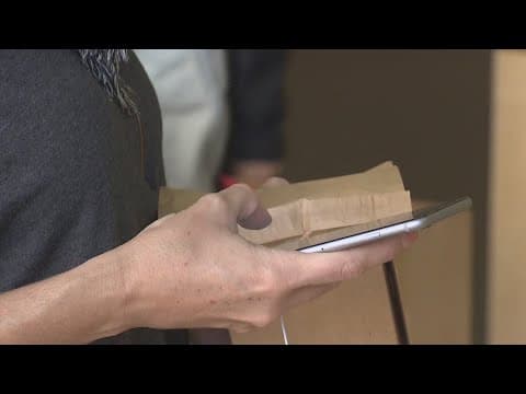 Tech analysts say that iPhones would triple in price if manufacturing were moved to US