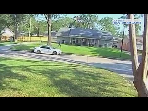 Surveillance video of possible suspects' car in shooting of HPD officer