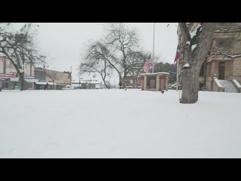 Snow accumulation in Denton in North Texas