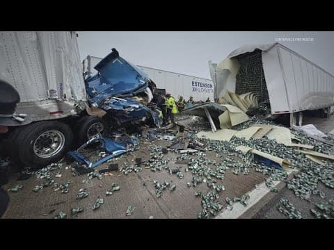 Triple semi crash leaves cans all over highway in Wayne County