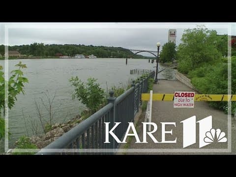 Rising Mississippi River prompts road closures