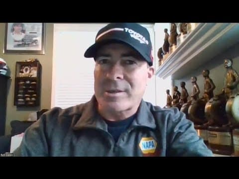 Carlsbad native Ron Capps goes for second straight world championship this weekend