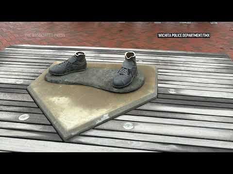 Statue of baseball great Jackie Robinson stolen from Kansas Park